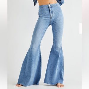 Free people we the free just float on flare Jeans